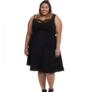 🟣 FINAL SALE 🟣 City Chic Peekaboo Beaded Black Skater - (fits like a 20)